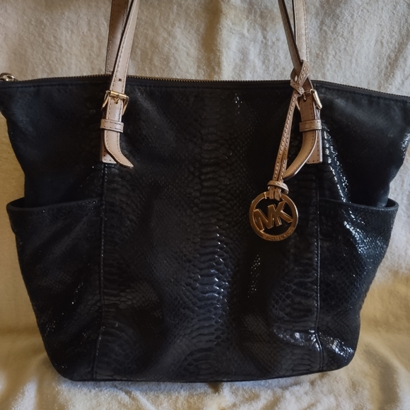 Michael Kors Snake Embossed Shoulder Bag - Picture 13 of 15